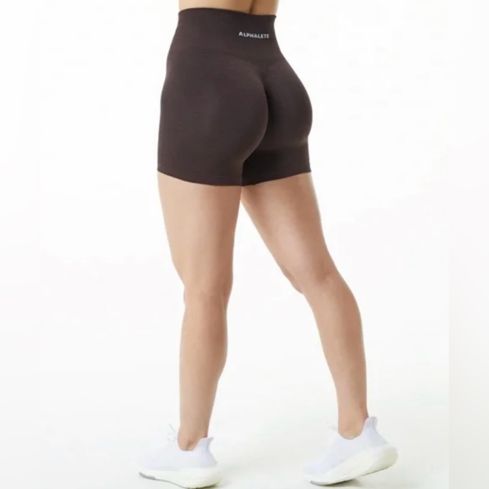 Alphalete - Amplify Seamless Scrunch Short 4.5”